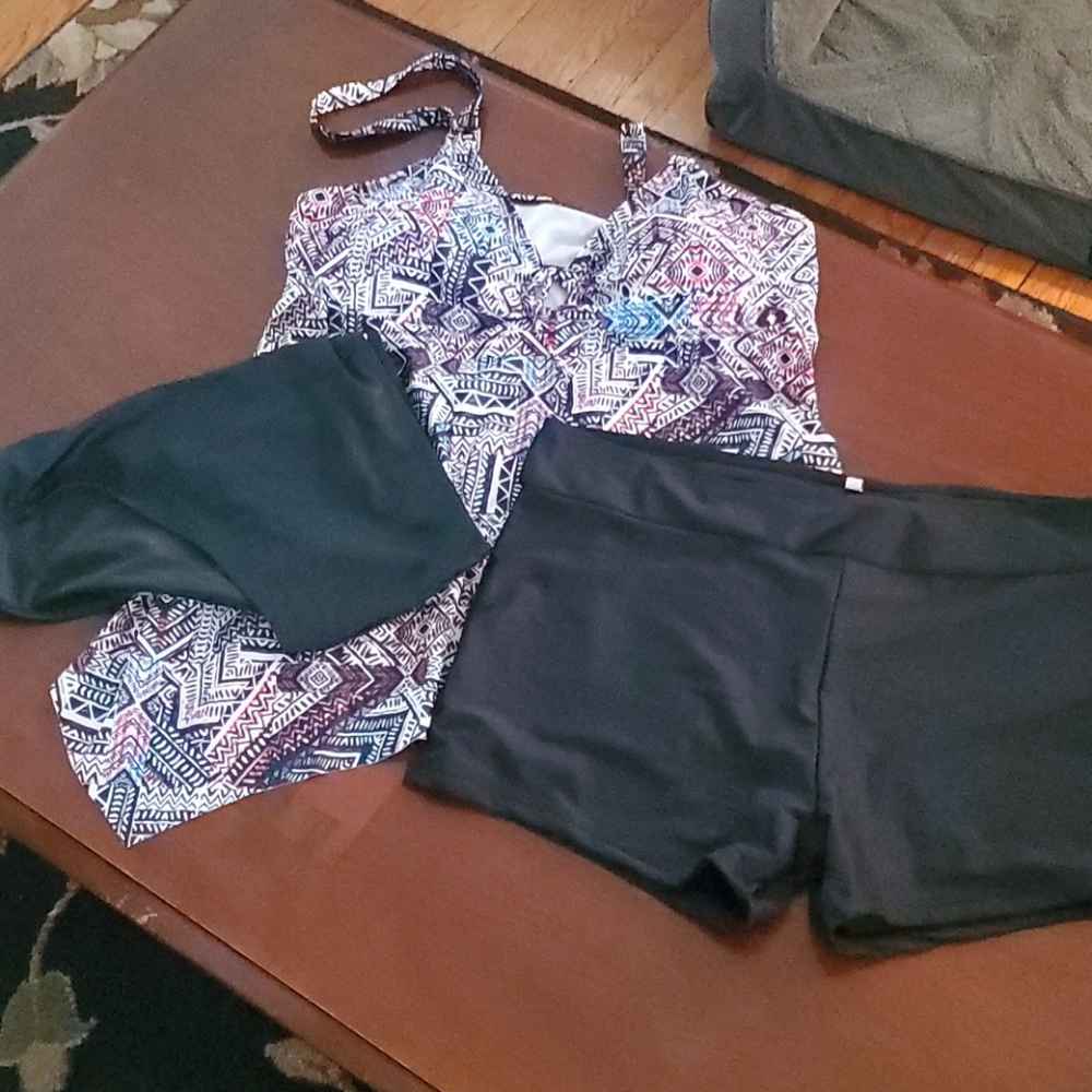 NWOT. A-Line tankini top, briefs, and shorts set